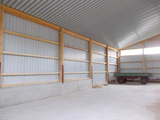 Sockelwand Mehrzweckhalle