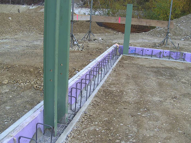 Streifenfundament mit Eisenträger